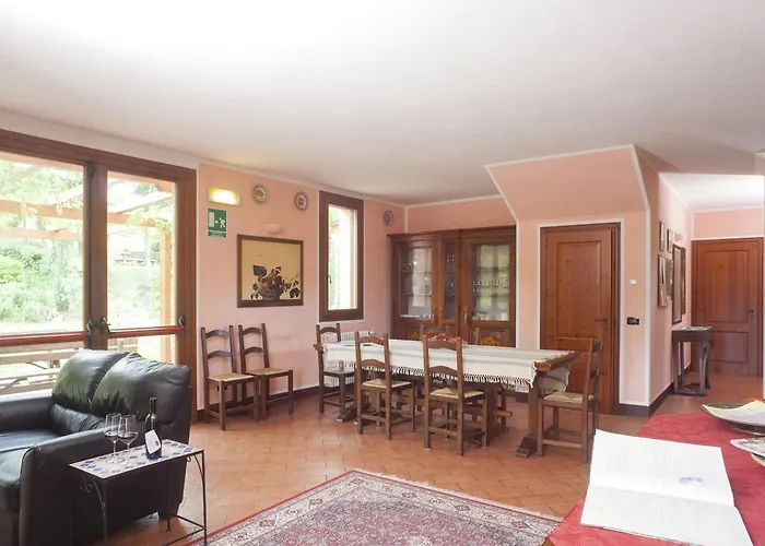 مزرعة للإقامة Il Cavicchio